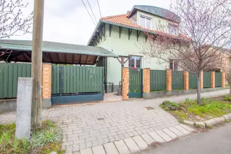 Eladó családi ház, Budapest, XIX. kerület 5 szoba 180 m² 139 M Ft