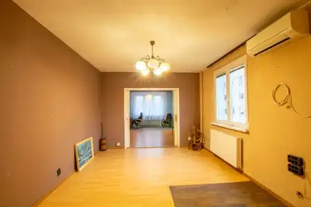 Eladó panellakás, Budapest, XV. kerület 4 szoba 78 m² 81.9 M Ft
