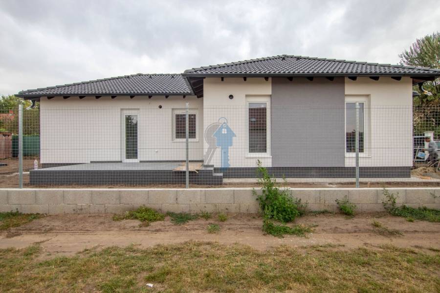 eladó újépítésű családi ház, Üllő
