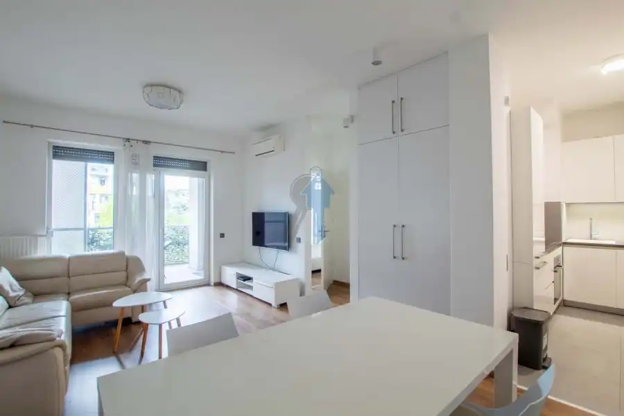 eladó újszerű téglalakás, Budapest, XI. kerület