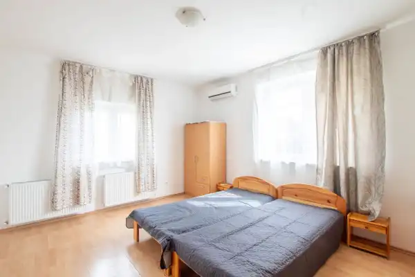 Kiadó panzió, Vecsés 10 szoba 380 m² 2.9 M Ft/hó